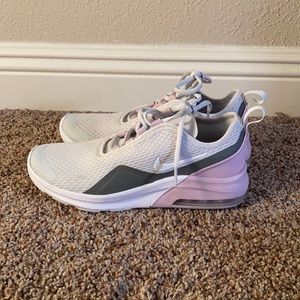 Nike Air Max Motion 2 White Iced Lilac Smoke